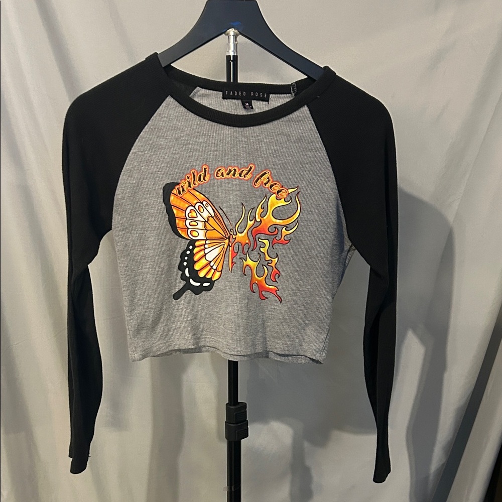 Faded Rose EUC Black and Gray Butterfly Long Sleeve cropped tee. Medium